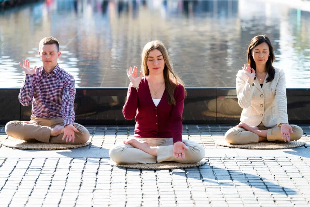 Each movement is so gentle and graceful, standing or sitting still during meditation can feel like floating in a pool of tranquility (Photo: NTD.com).