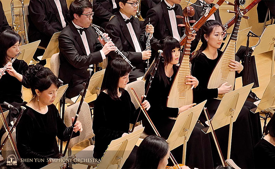 Chinese musical instruments have become a important part of Shen Yun Orchestra (Photo: Shenyun.com).