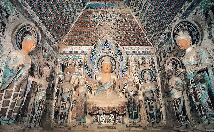 A section inside the cave (Photo: Shen Yun).
